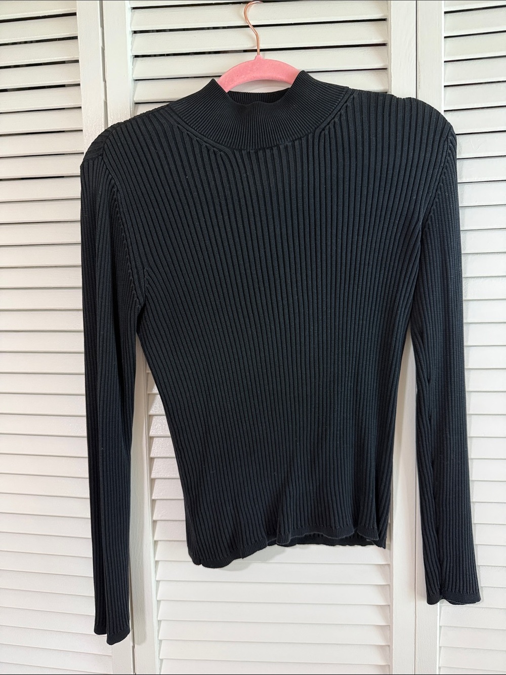 Liz Claiborne Black Ribbed Mock-Neck Long Sleeve Silk Top - Early 2000s
